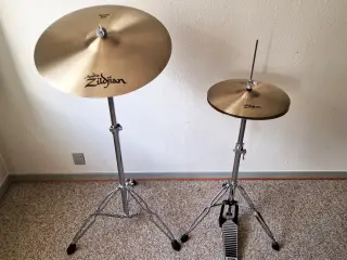 Utrolig velholdt Zildjian bækken og hi-hat.