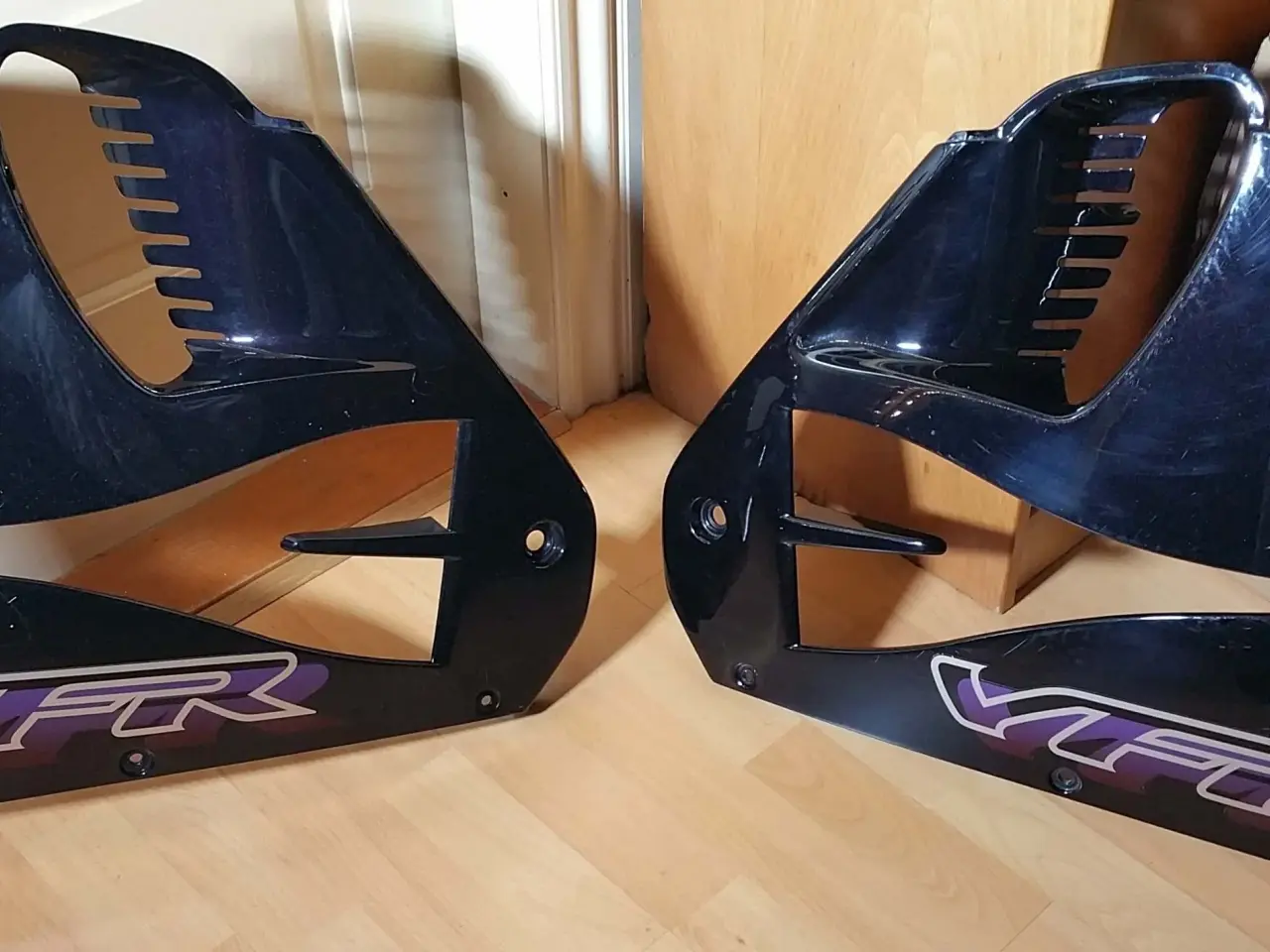 Billede 1 - Honda VFR 750 F RC36-2 95 NY højre Kåbeside