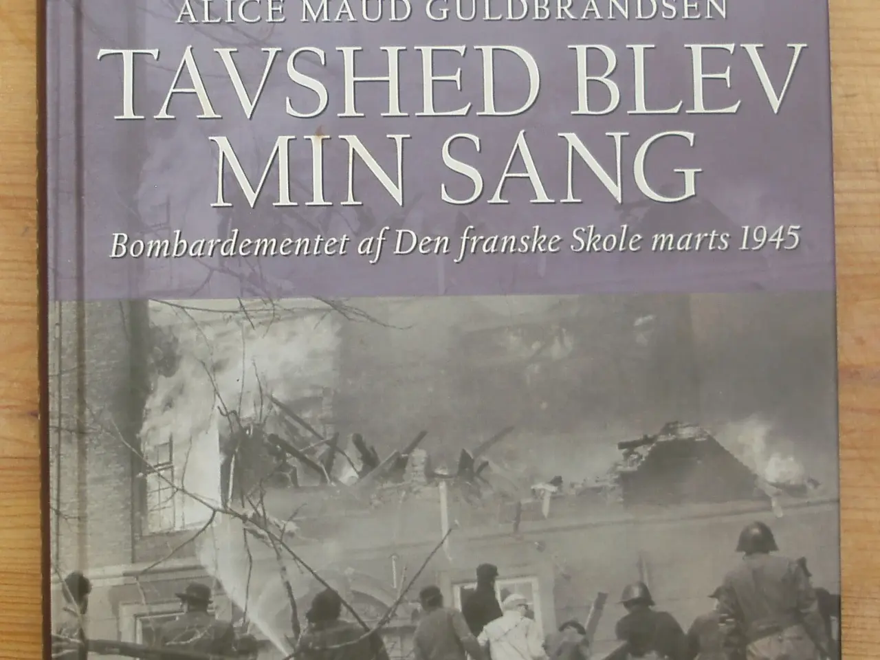Billede 1 - Tavshed blev min sang