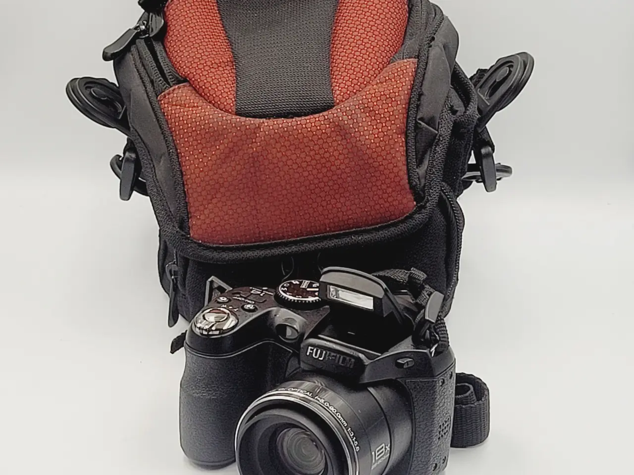 Billede 2 - ⭐️· DIGITALKAMERA: 📸 Fujifilm FinePix S2950 