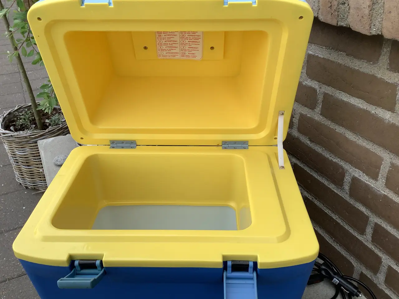 Billede 4 - Kølebox incl.lader 12 eller 220v 