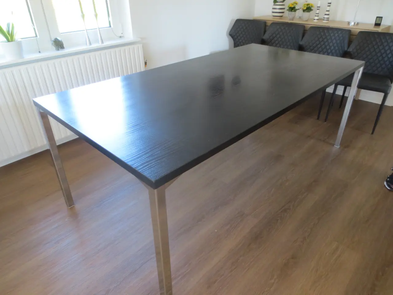 Billede 1 - Spisebord sort