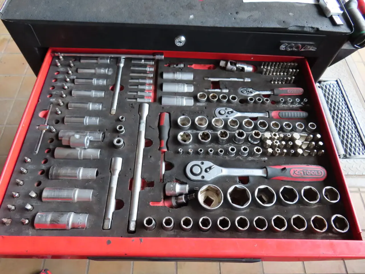 Billede 2 - Værkstedsrullevogn med indhold KS TOOLS