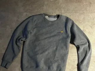 Sælger 4 sweatshirts