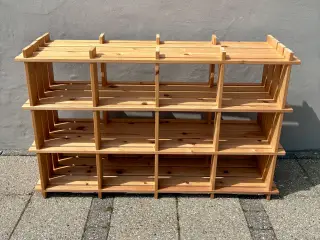 Vintage træreol med 12 rum. Flot patina