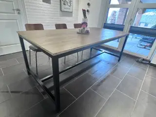 Spisebord