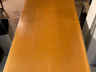 Arne Jacobsen spisebord/ mødebord