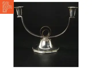 Sølvfarvet lysestage (str. H. 16 cm. b. 23 cm)