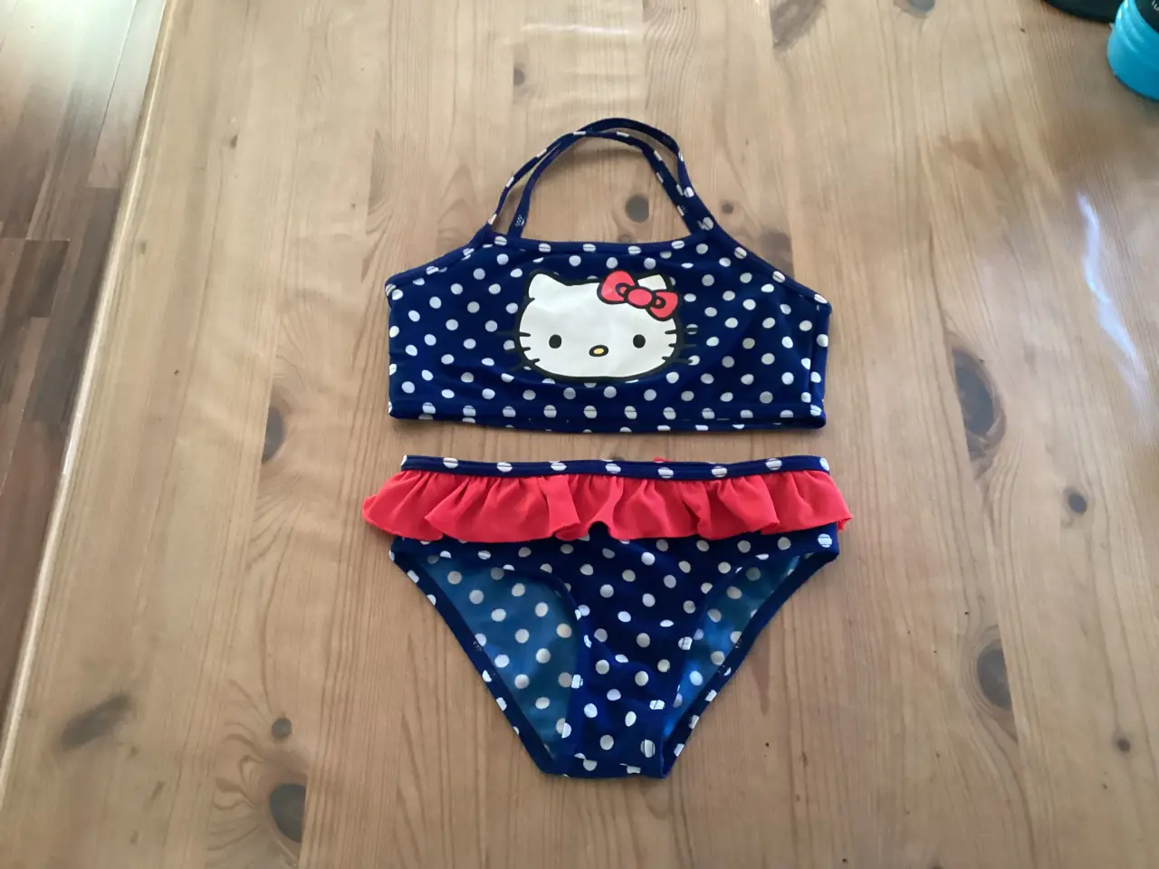 Billede 2 - Hello Kitty, Bikini,er / Toilet Tasker, Tøj Forsk