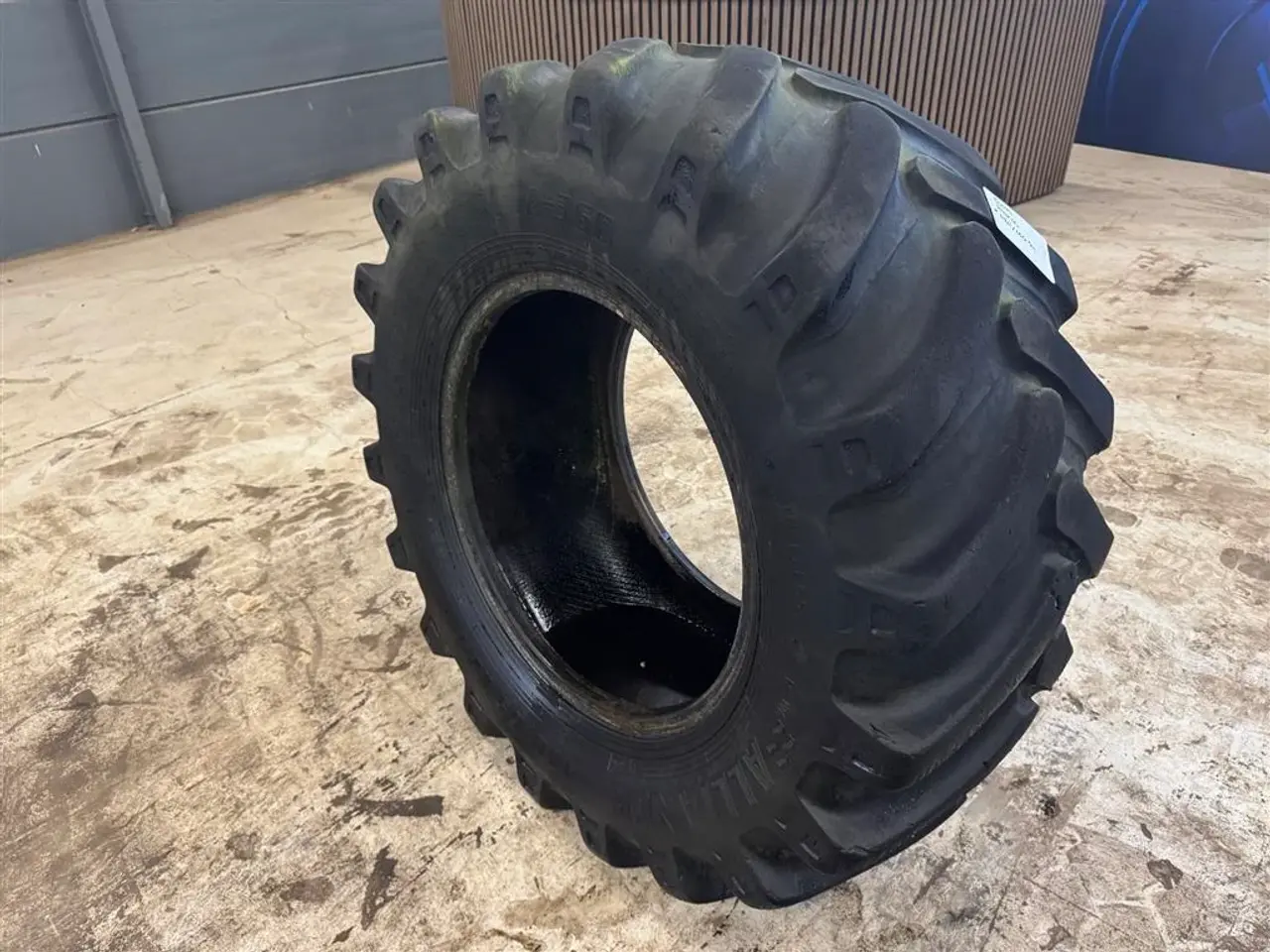 Billede 1 - Alliance 540/65 R28