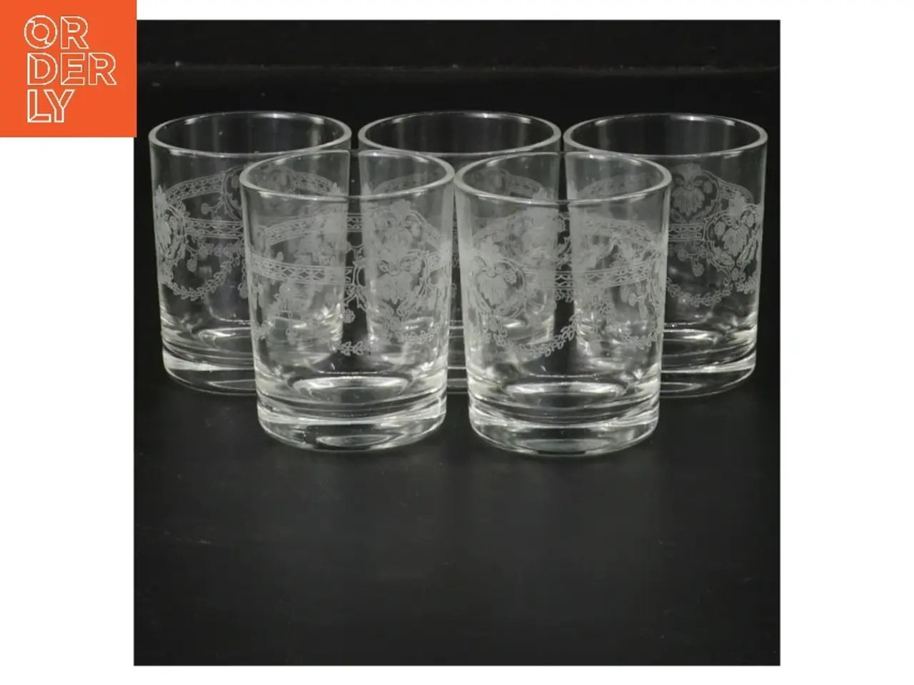 Billede 1 - 5 krystalglas med mønster (str. 5 styk, 5,5x4,5 cm)