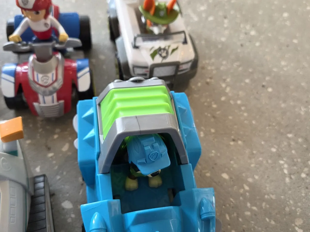 Billede 3 - Paw Patrol 6 køretøjer med figurer