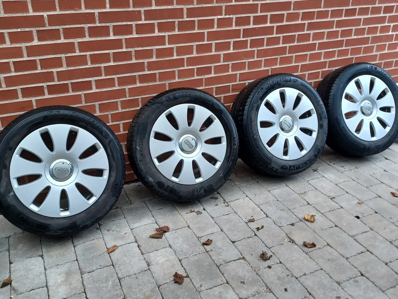 Billede 1 - Audi, VW alufælge med sommerdæk.
