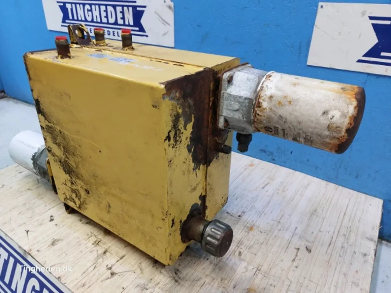 Billede 12 - New Holland FX38 Hydrauliktank 84429993