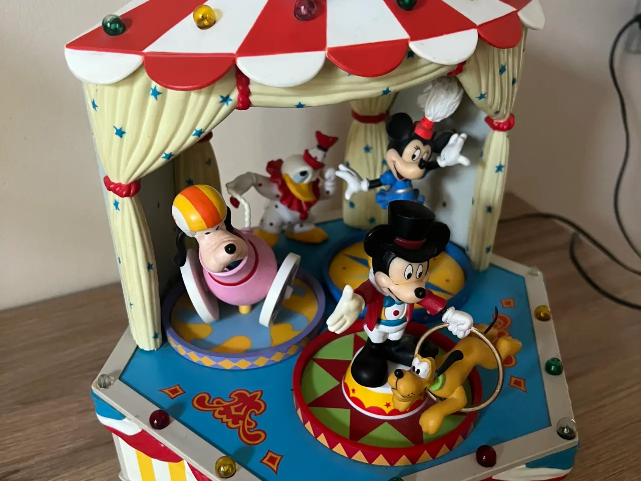 Billede 3 - Stor retro mekanisk Disney figur med musik og lys 