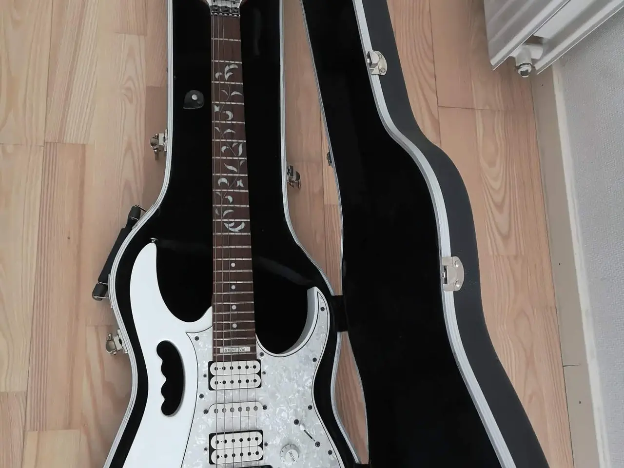 Billede 2 - Ibanez Jem Jr