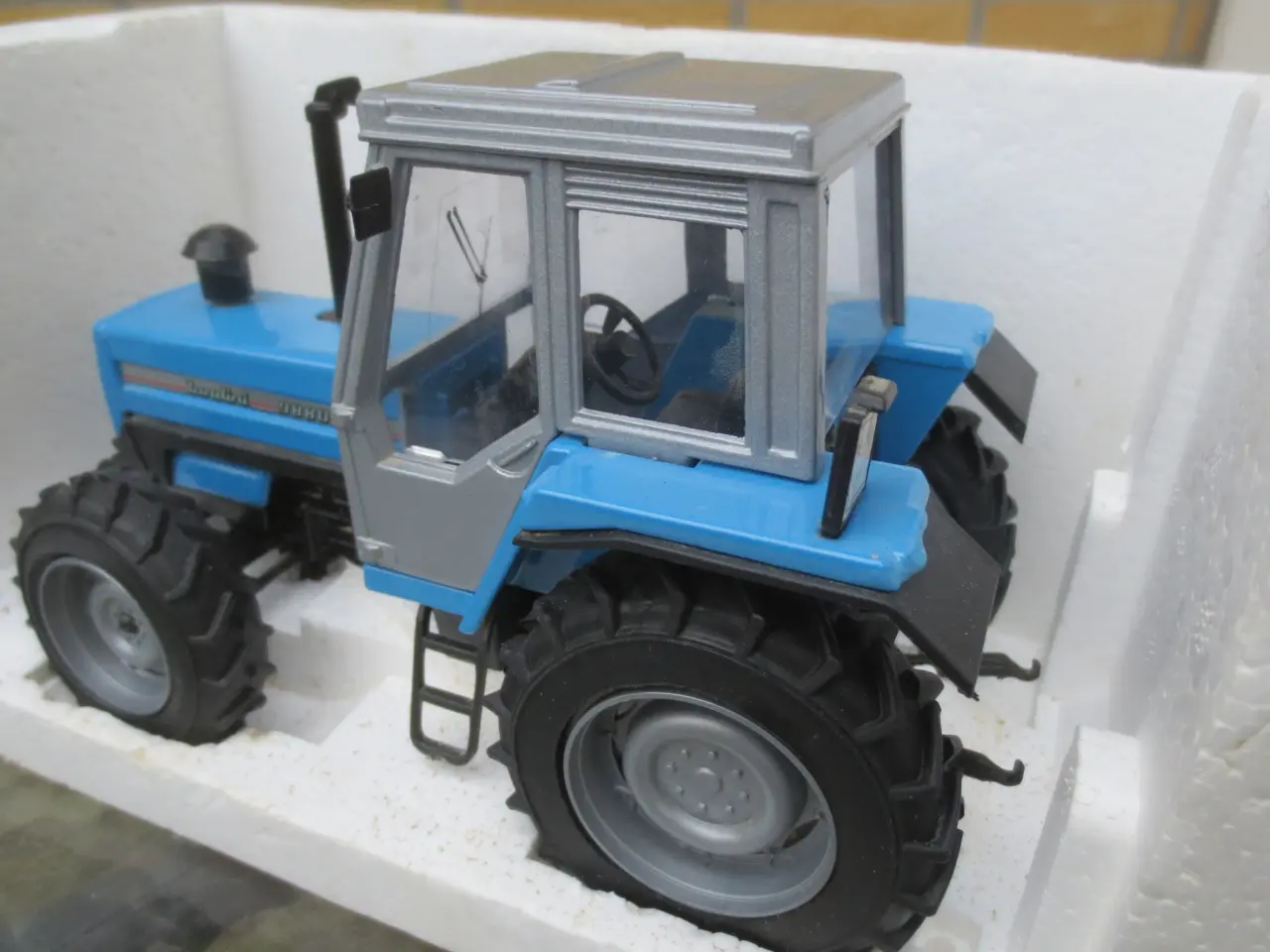 Billede 2 - 2 stk Modeltraktor Landini 9880 - New Holland 