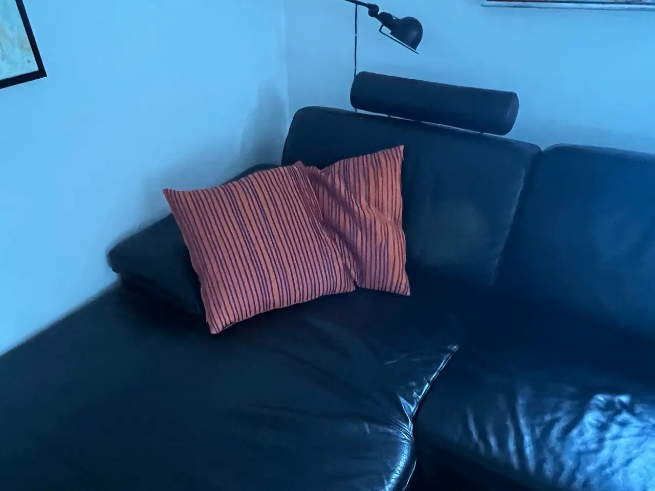 Billede 1 - Sort hjørnesofa i læder med chaiselong