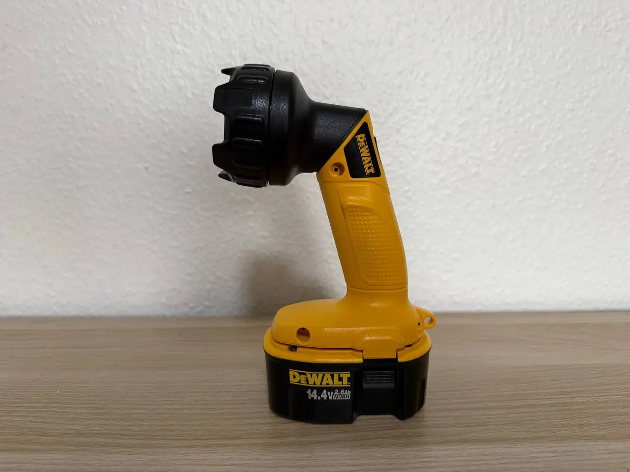 Billede 3 - DeWalt lygte DW906 med batteri