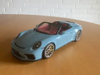 Porsche 911 1:18