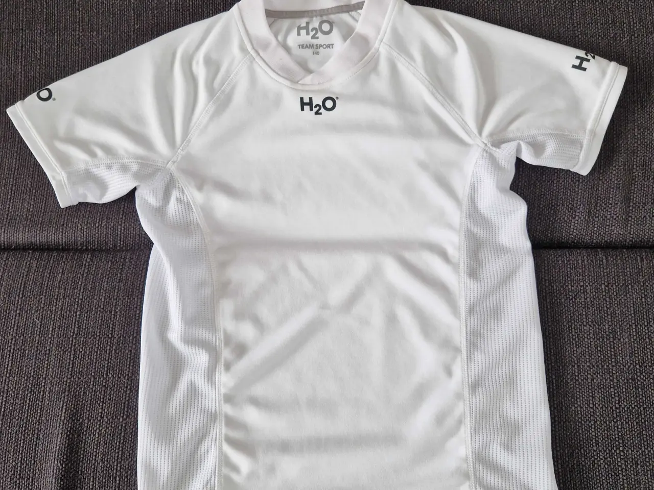 Billede 1 - H2O T-shirt str 140