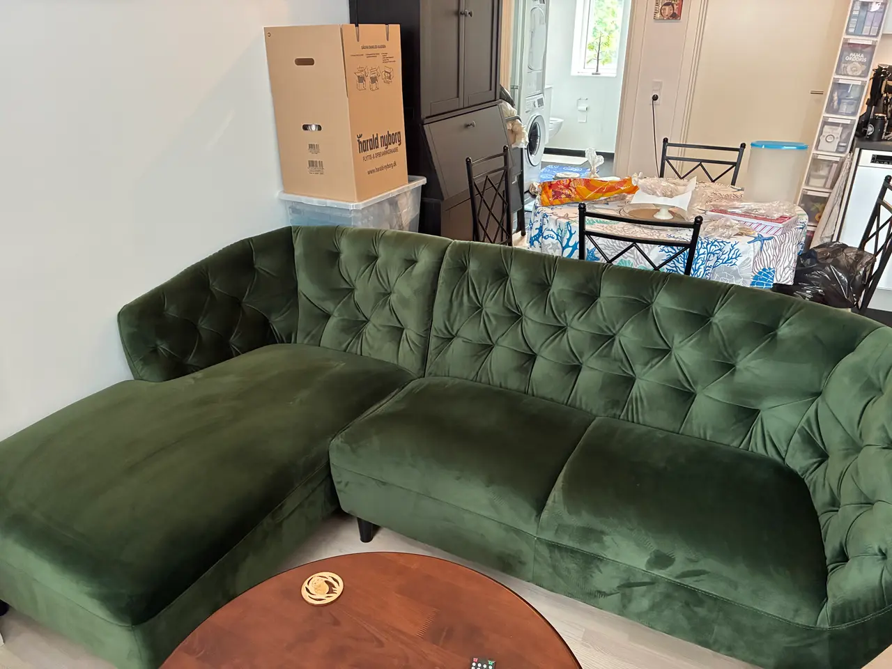 Billede 2 - Sofa med chaiselong grøn velour
