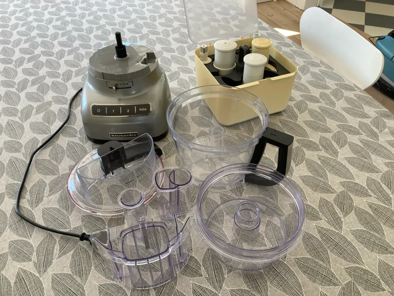 Billede 3 - Kitchenaid foodprocessor sølvgrå, næsten som ny