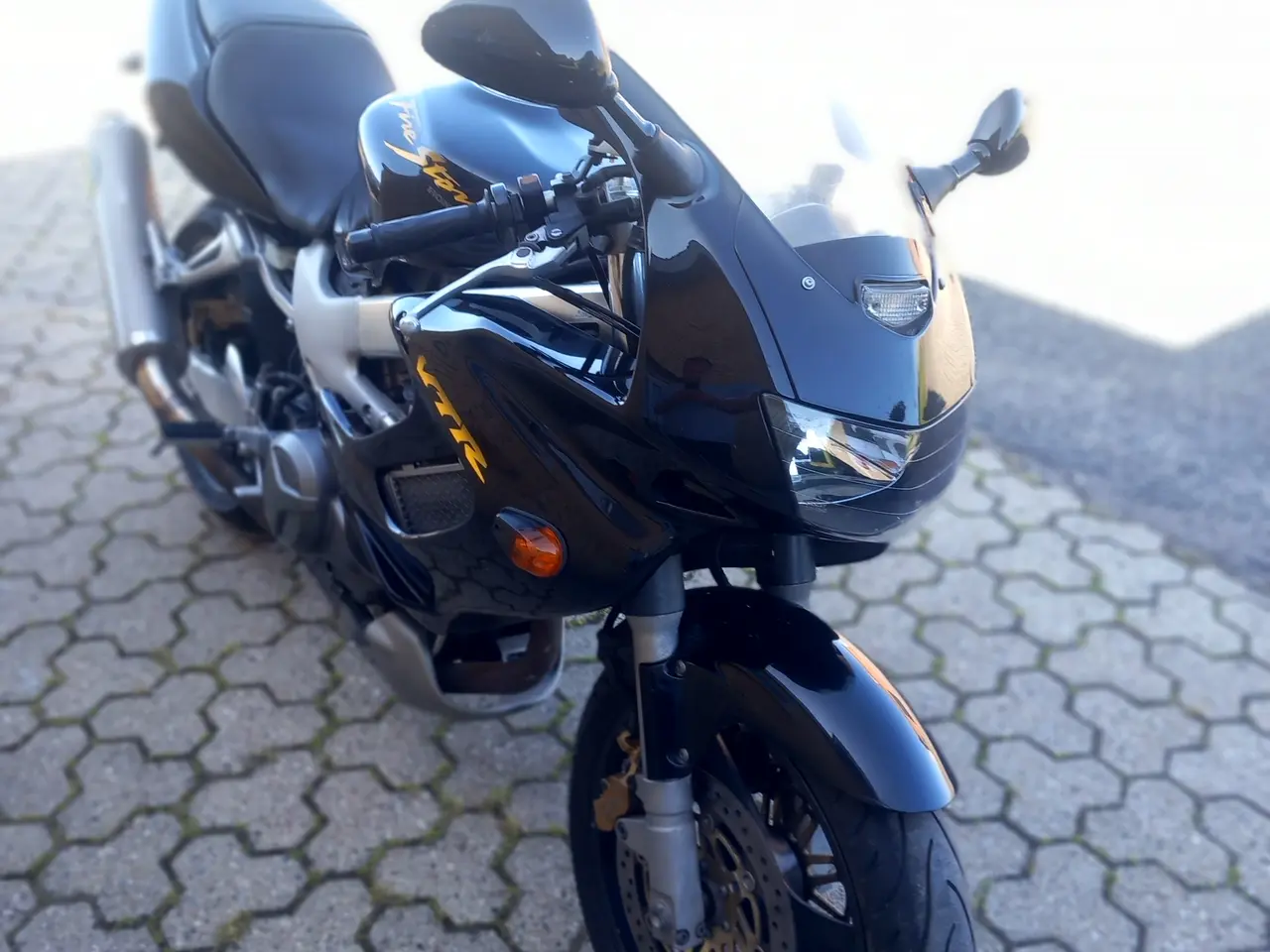 Billede 3 - Honda vtr 1000 v2 firestorm