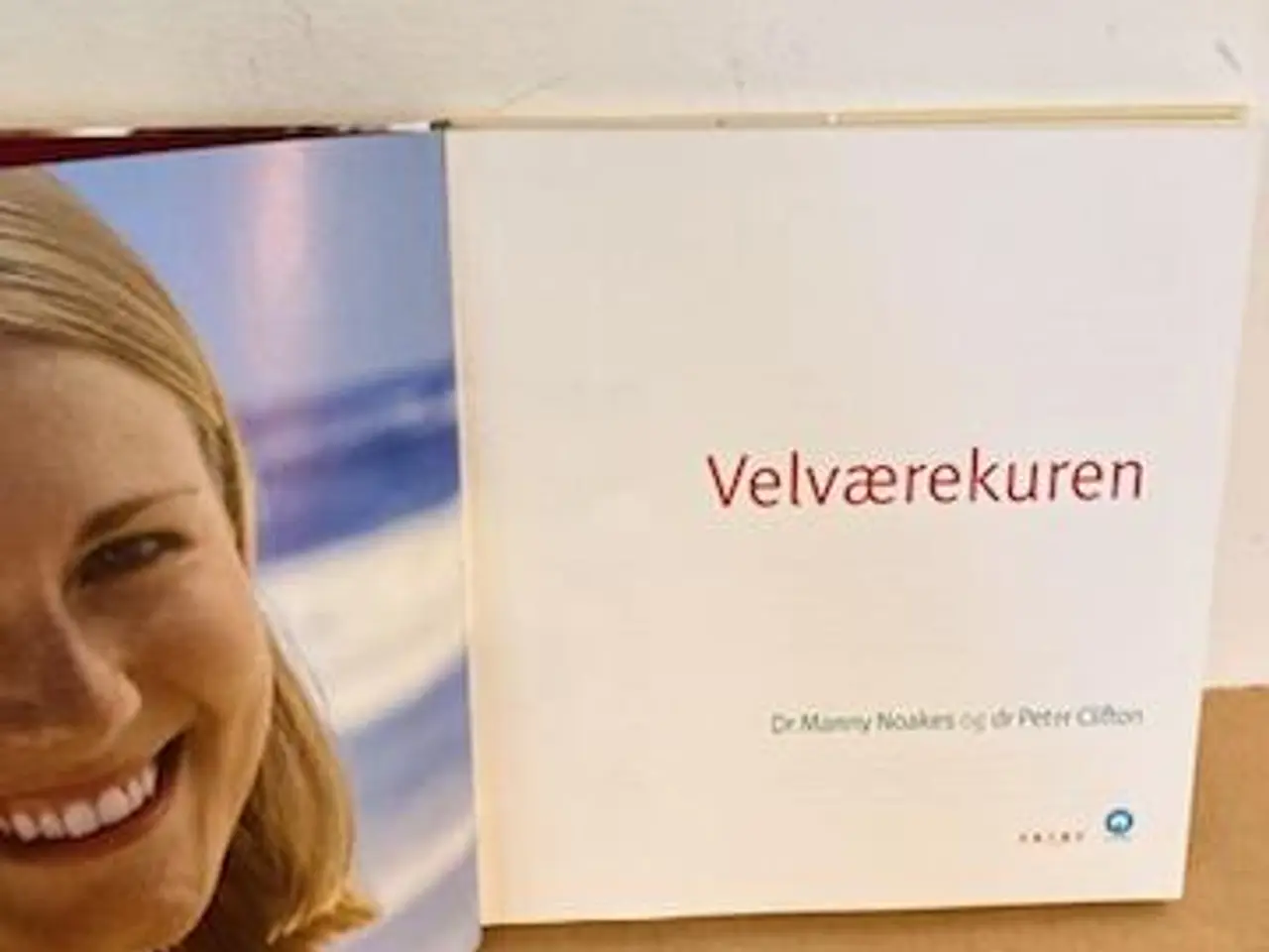 Billede 3 - Bog: Velværekuren, med kost og livsstilsplan.
