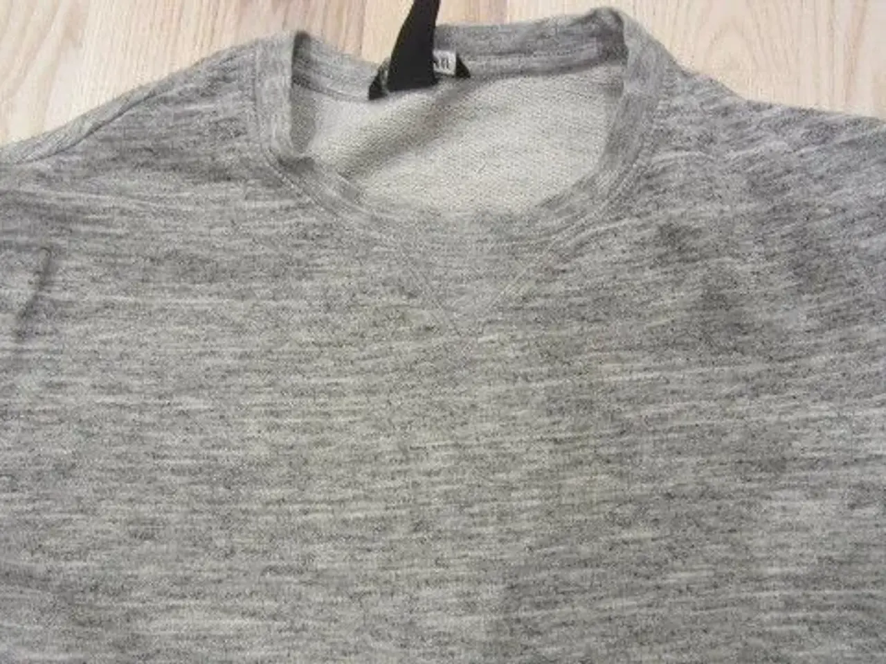 Billede 1 - Str. M, grå sweatshirt
