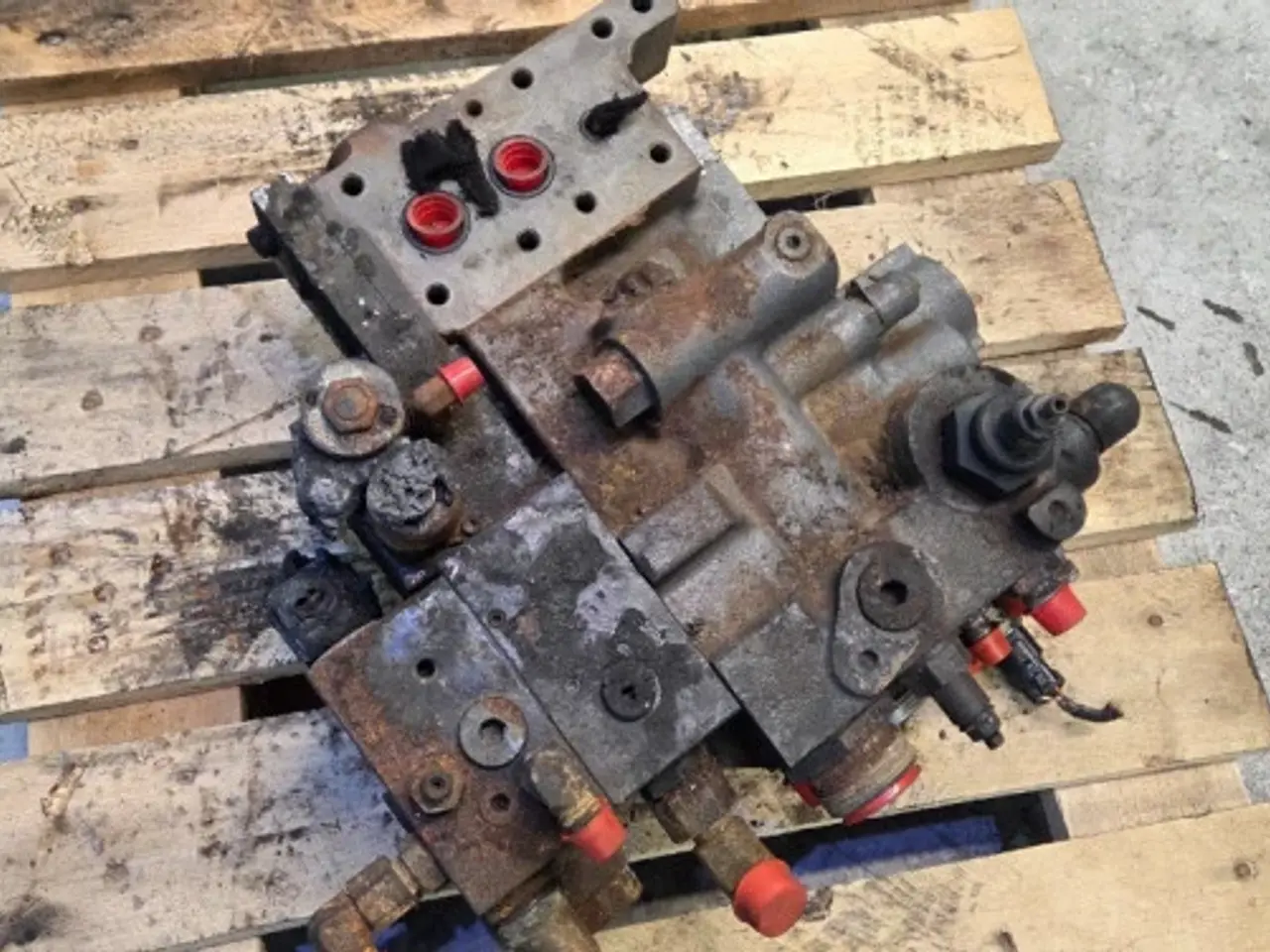 Billede 12 - Valtra S394 Hydraulikventil 4383599M3