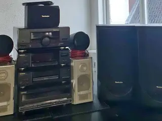 Technics sterio anlæg med surround 