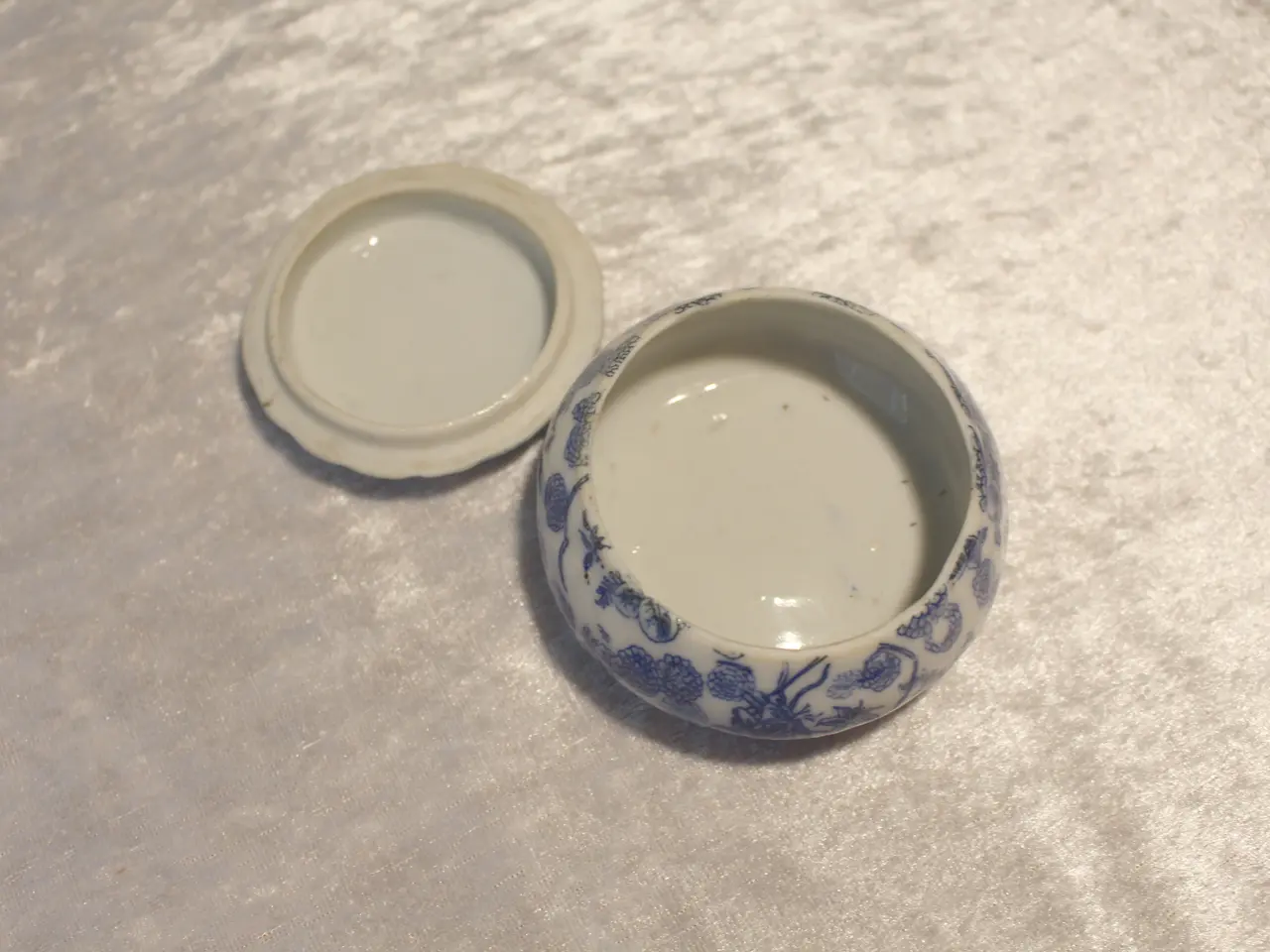 Billede 6 - 2 kinesiske porcelænskrukker med låg.