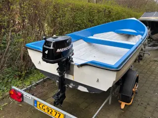 Dejlig jolle med motor og trailer