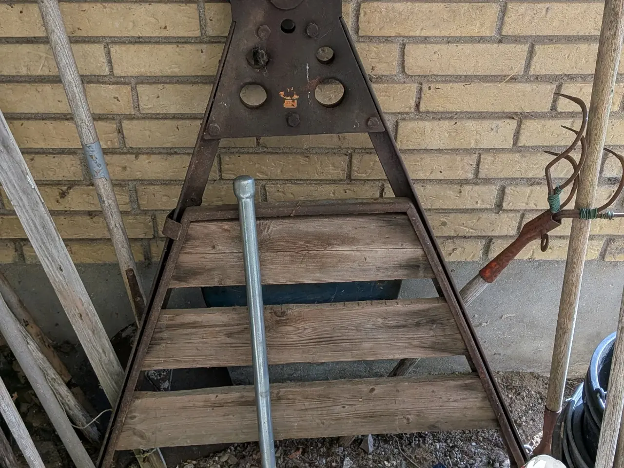 Billede 1 - Rørbuk med gevindværktøj.