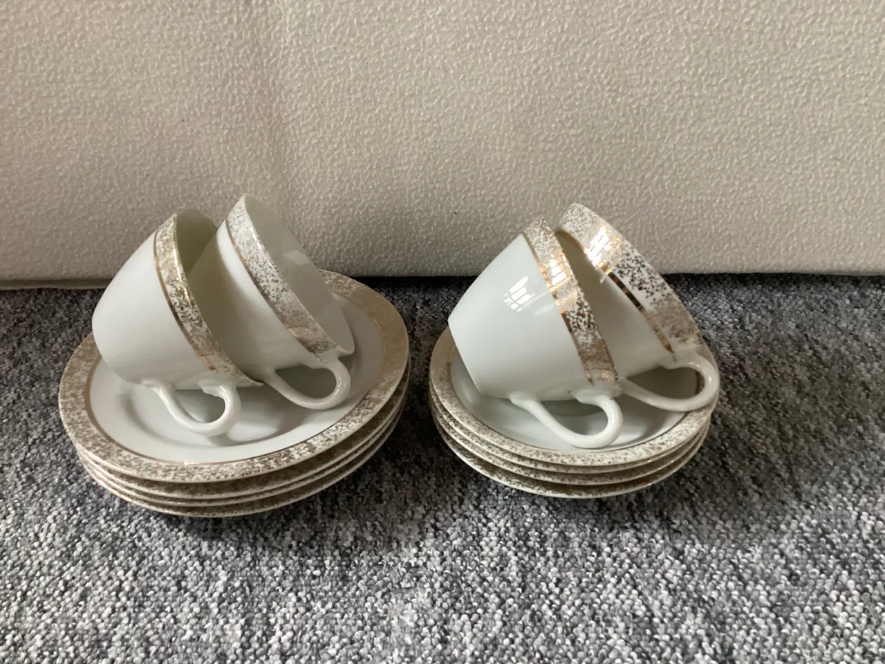 Billede 1 - 4 kopper med underkopper og desserttallerkner 