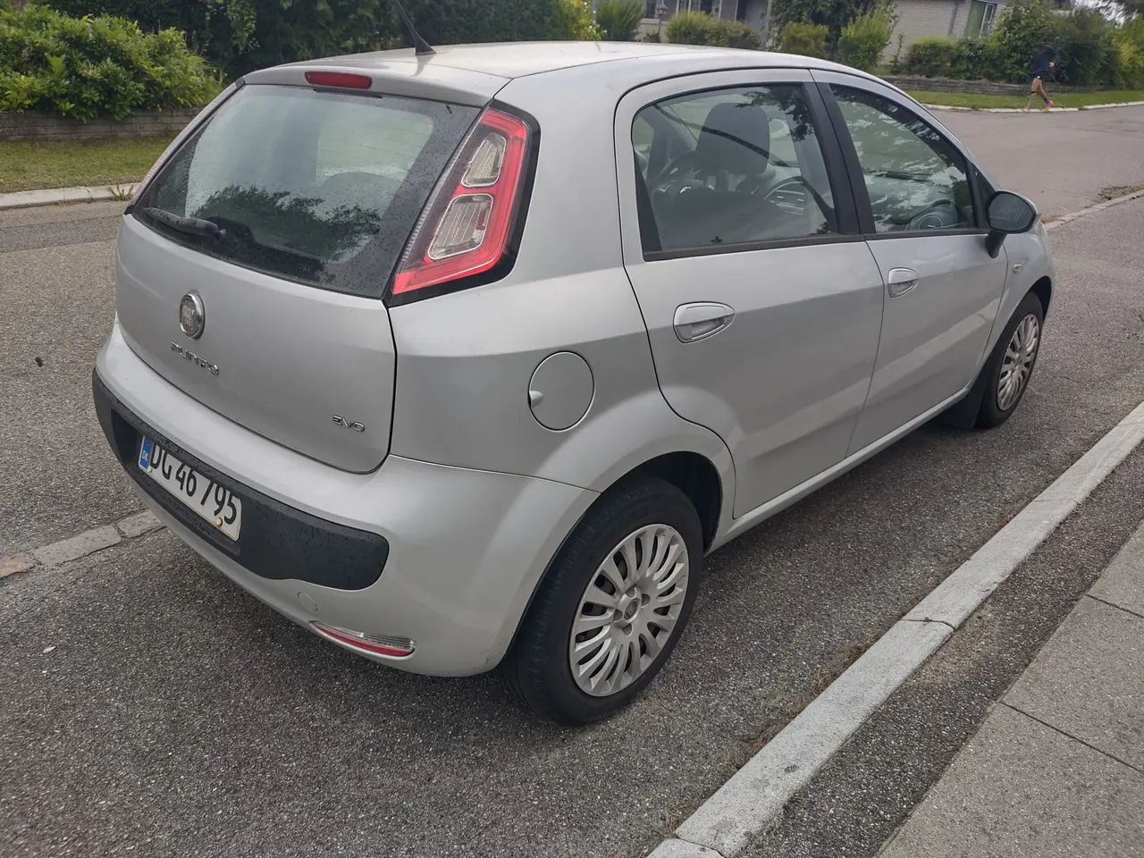 Billede 2 - Pæn og rustfri en-ejers Fiat Punto 1,4 77 HK