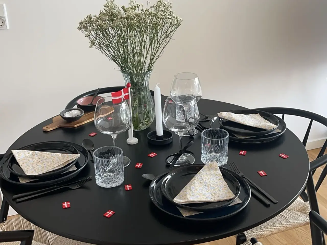 Billede 3 - Rundt sort bord 