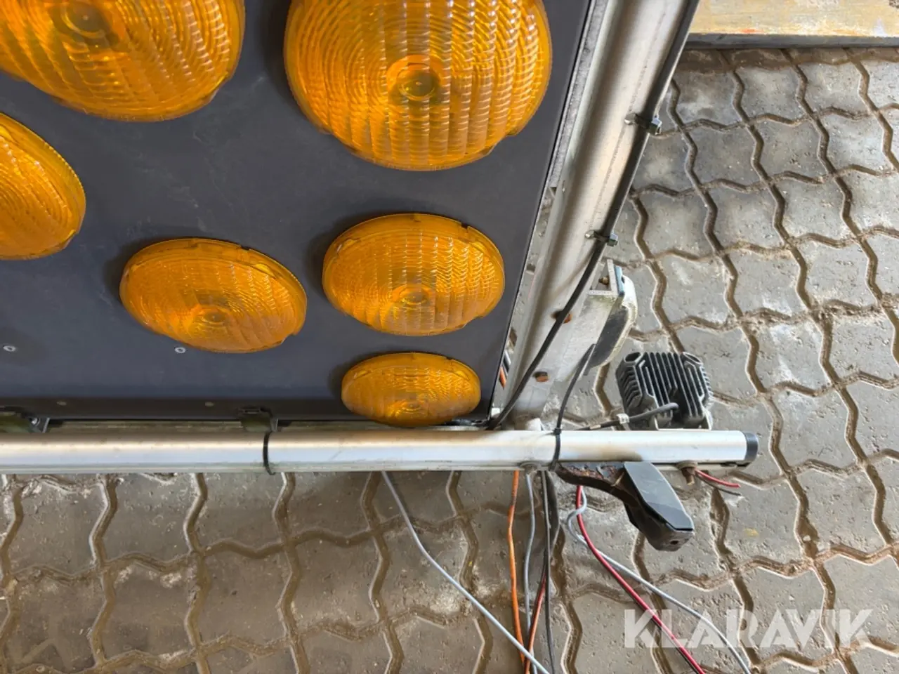Billede 9 - LED lys-/pilskilte 2 Styk