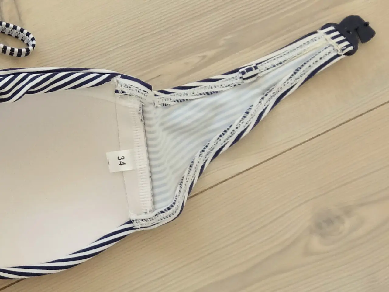 Billede 6 - Bikini top, Badetøj, Overdel, Str. XS