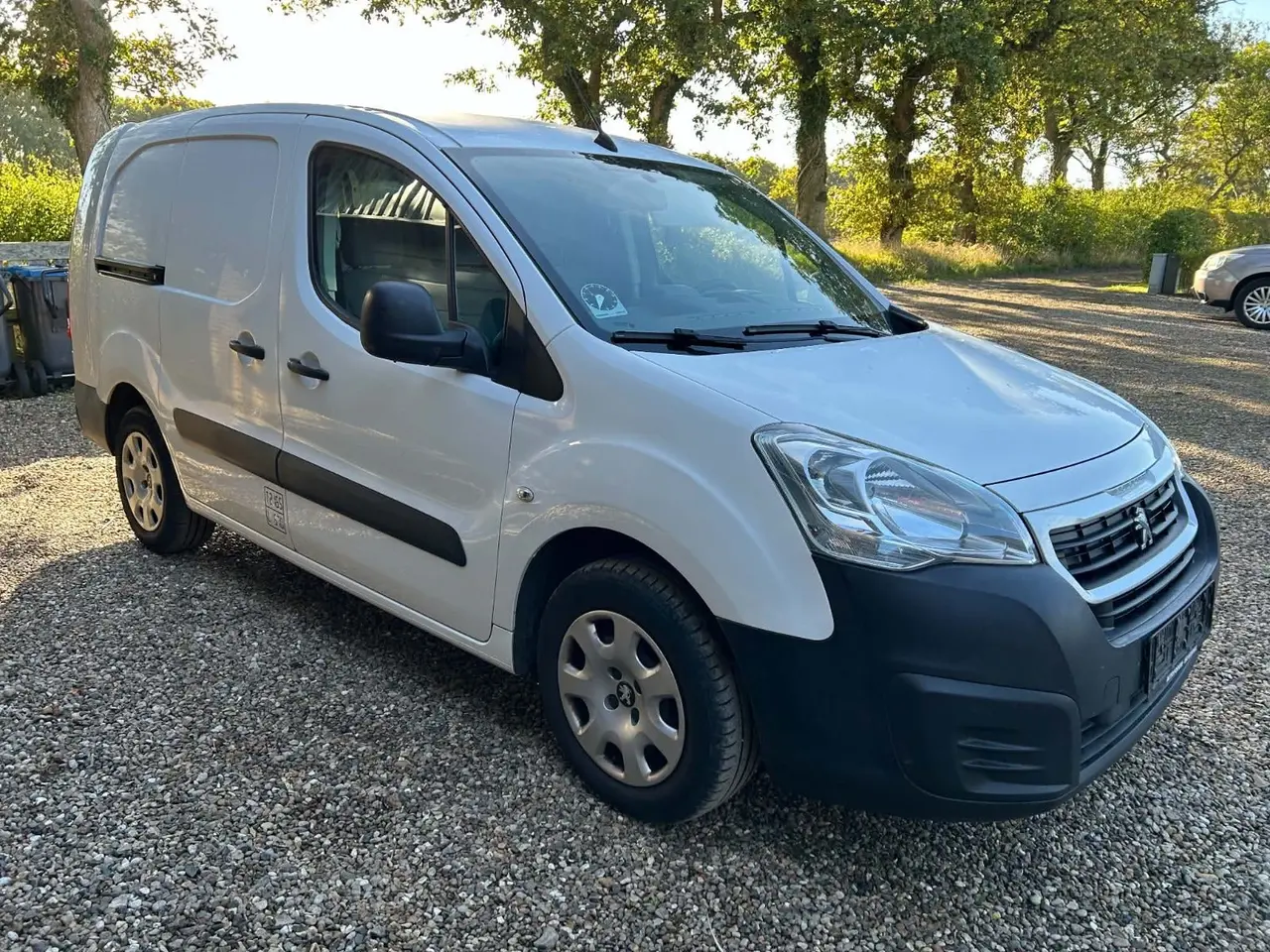 Billede 3 - Peugeot Partner 1,6 BlueHDi 100 L2 ESG Flex Van