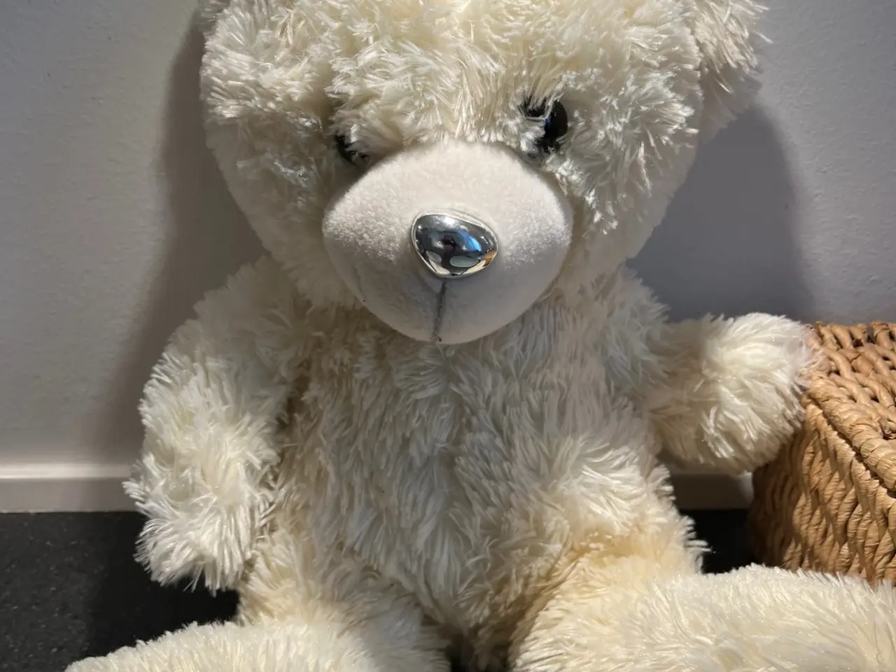 Billede 2 - Stor unik krammebamse m/sølvfarvet næse og hjerter