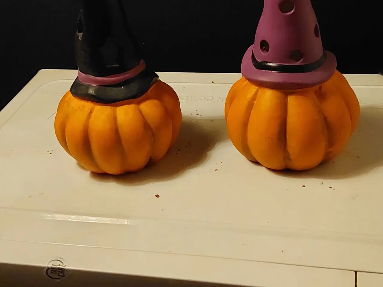 Billede 2 - 2 små Halloween græskar som kan lyse.
