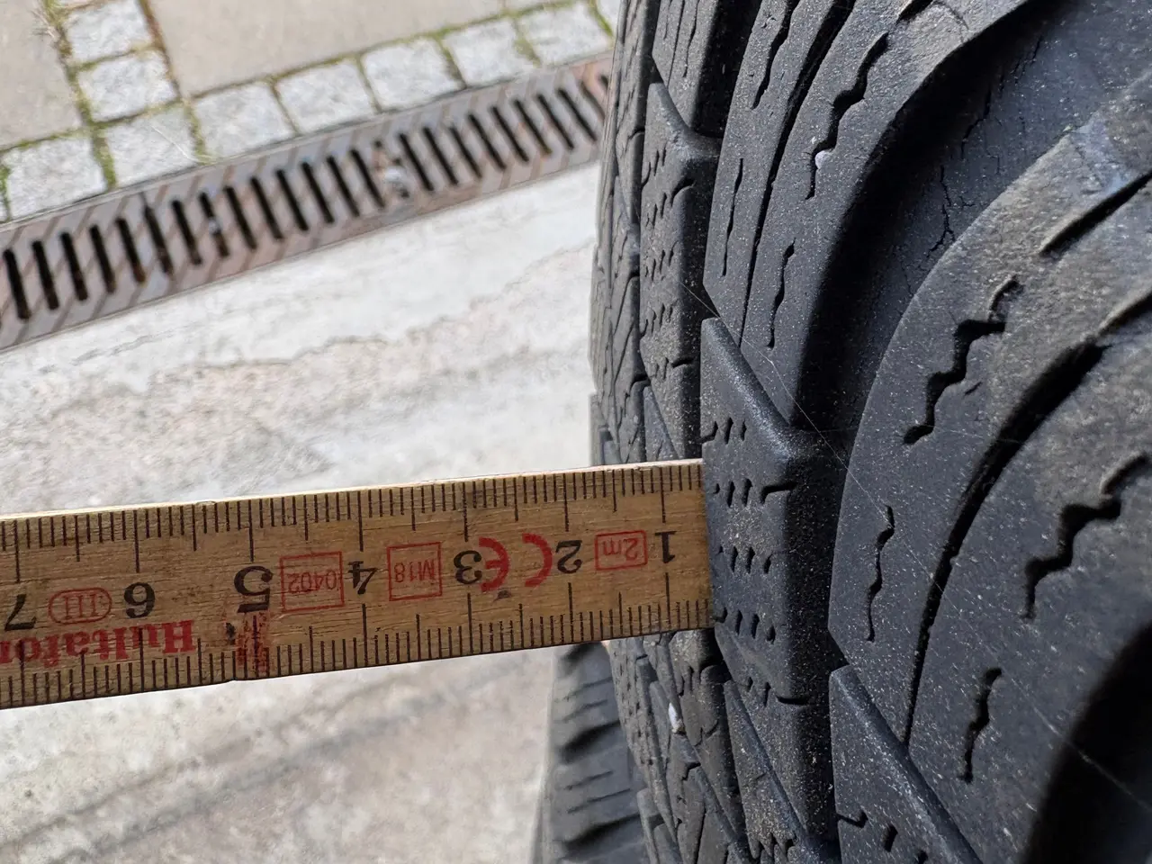Billede 3 - Vinterdæk 215/65R16 ca. 6mm mønster