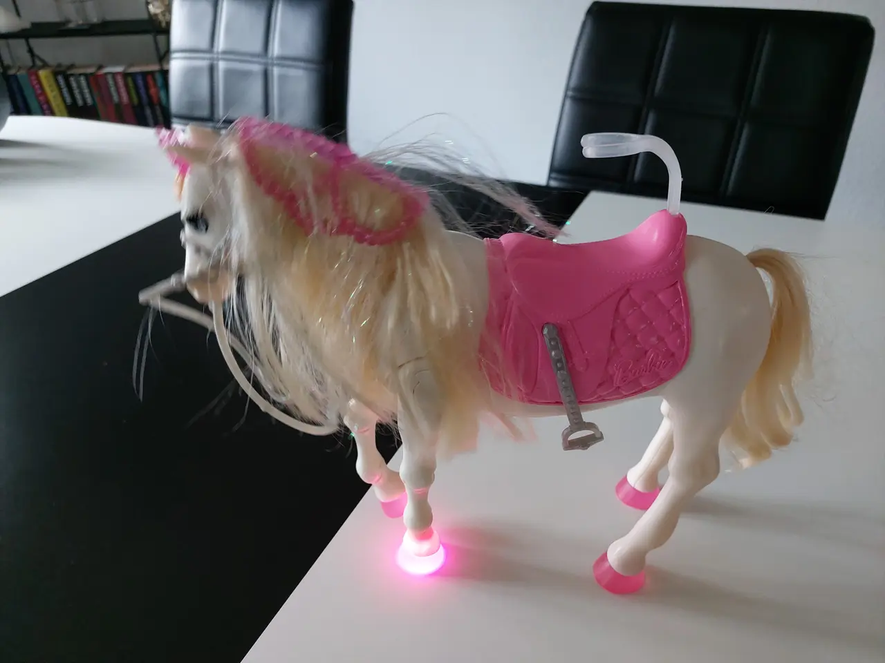 Billede 2 - Barbie hest