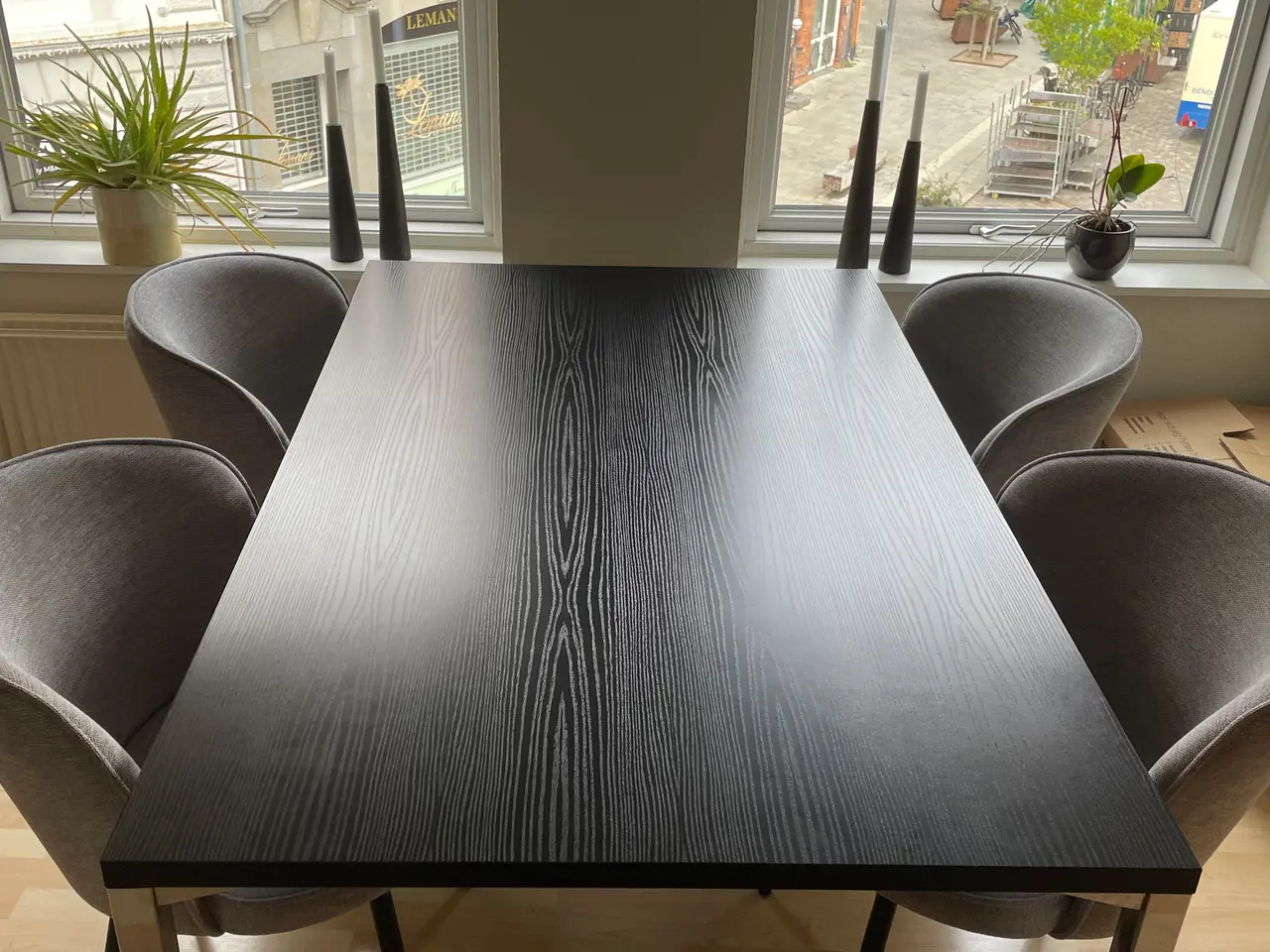 Billede 2 - Spisebord med stole 