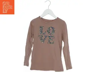 Langærmet T-shirt med 'LOVE' tryk fra Bakito (str. 128)