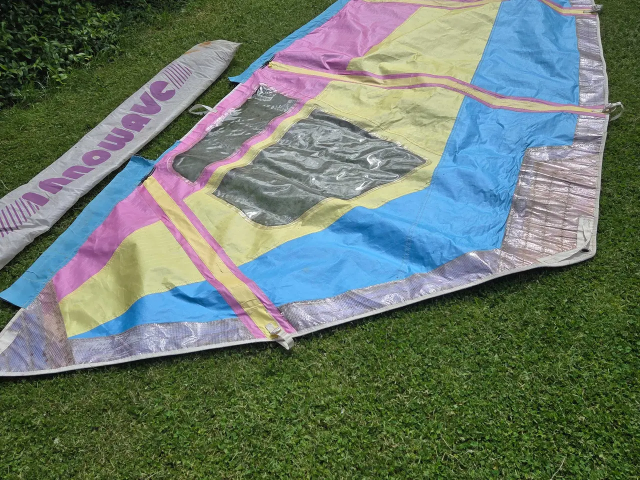 Billede 3 - Innowave windsurfsejl 5.1 farverigt.
