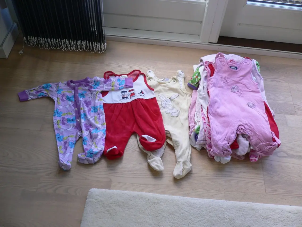 Billede 1 - Pigebabytøj pakke