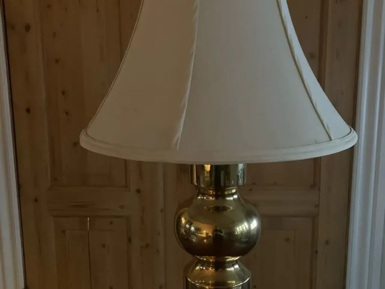Billede 1 - Messing lampe m/fin skærm
